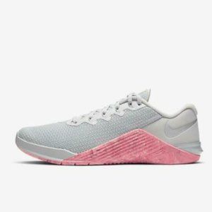 Women's Nike Metcon 5 training shoes - size 9.5